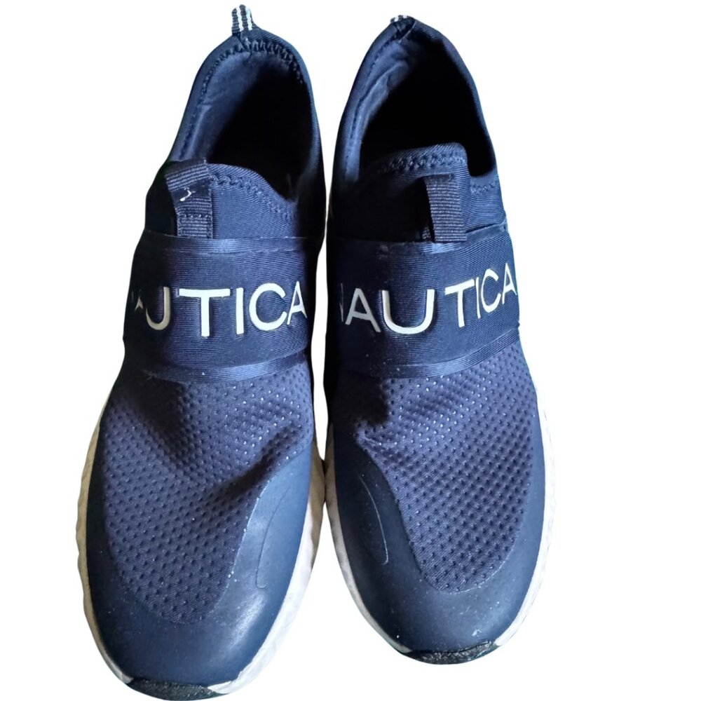 Nautica Navy Blue Size  Men's 8.5 (Women's 9.5)